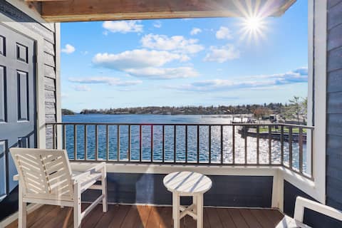 233 Edgewater Inn