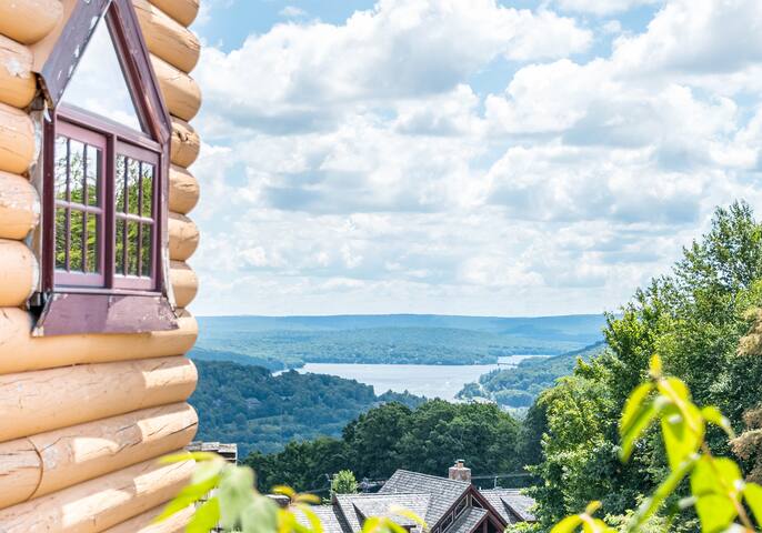 Taylor-Made Deep Creek Vacation & Sales managed Airbnb listing 2