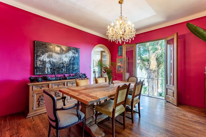 Come See Why We’re 5-Stars! 3 mi Universal gallery image 3