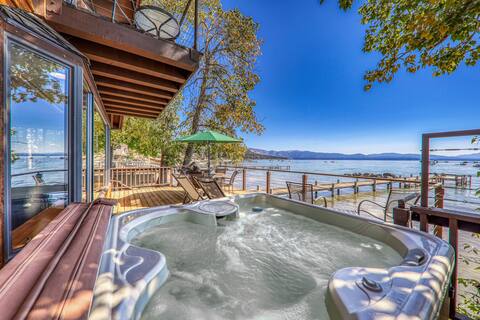 Lakeside Escape- Lakefront, Fireplace, Hot Tub