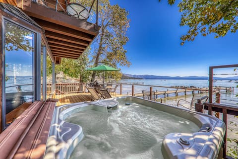 Lakeside Escape- Lakefront, Fireplace, Hot Tub