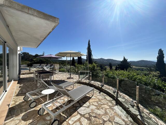 Holiday rental villa with swimming pool in Begur, gallery image 4