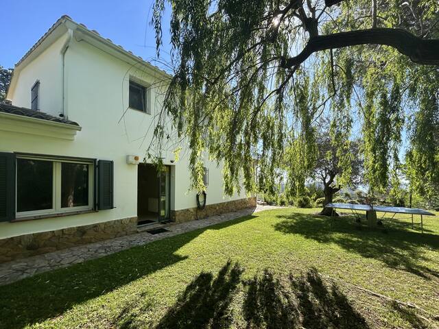 Holiday rental villa with swimming pool in Begur, gallery image 2