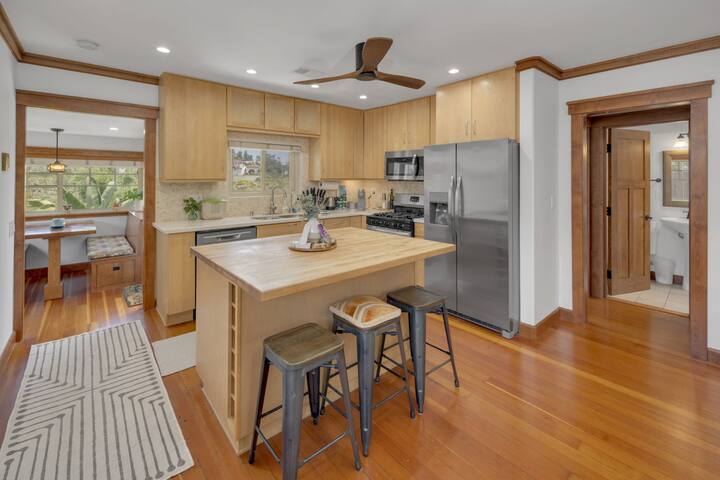 Family Friendly – Canyonview, Jacuzzi, EV Parking gallery image 4