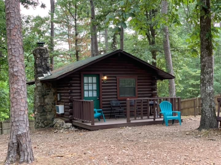 Blackberry Bungalow | Cozy Studio Cabin Near - Broken Bow, OK
