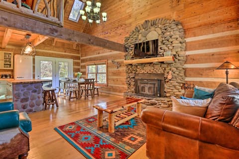 Luxe Dog-Friendly Cabin w/ Hot Tub & Game Room