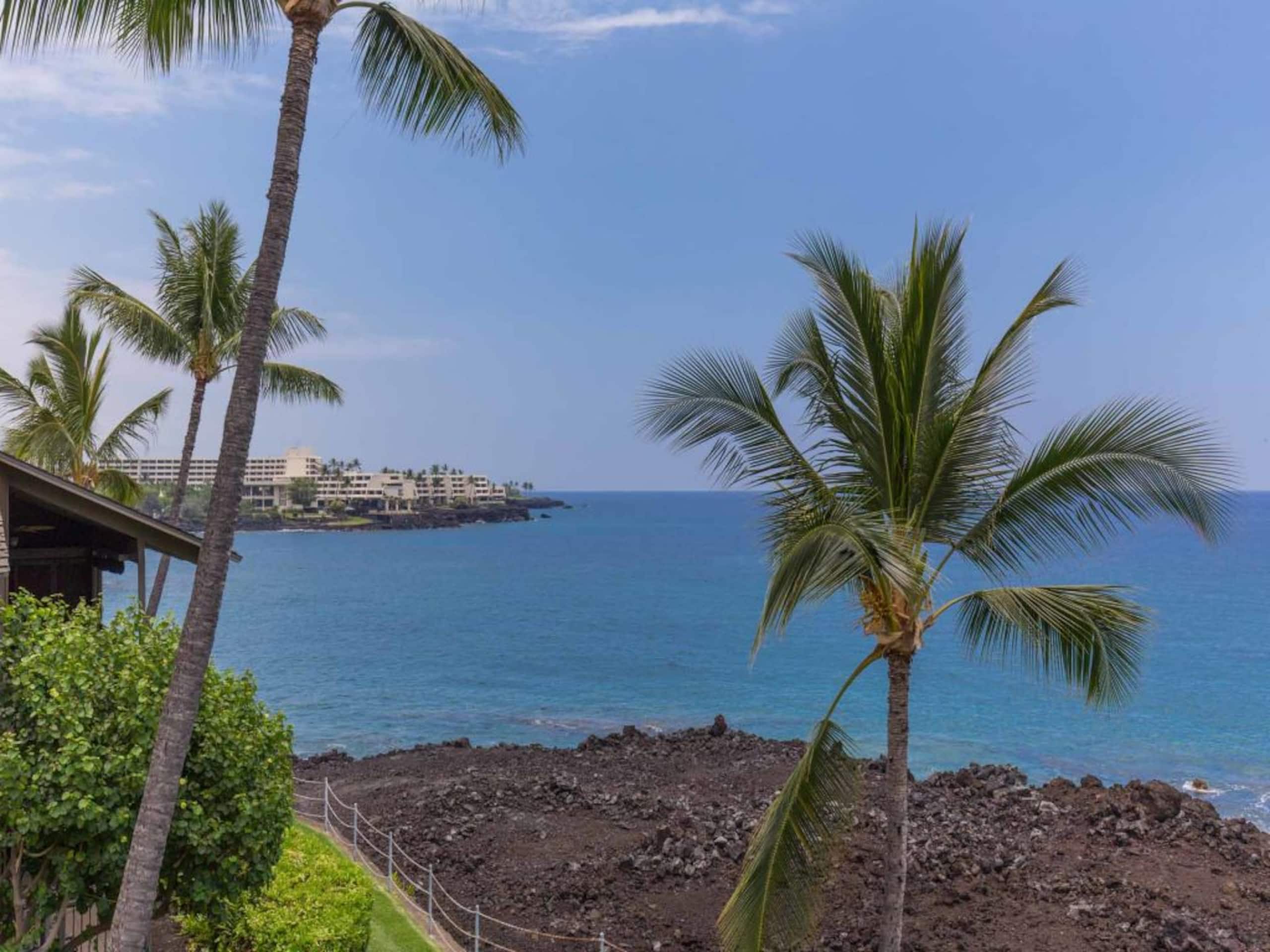 Condo in Kailua-Kona · ★4.82 · 2 bedrooms · 3 beds · 2 baths - Image 41