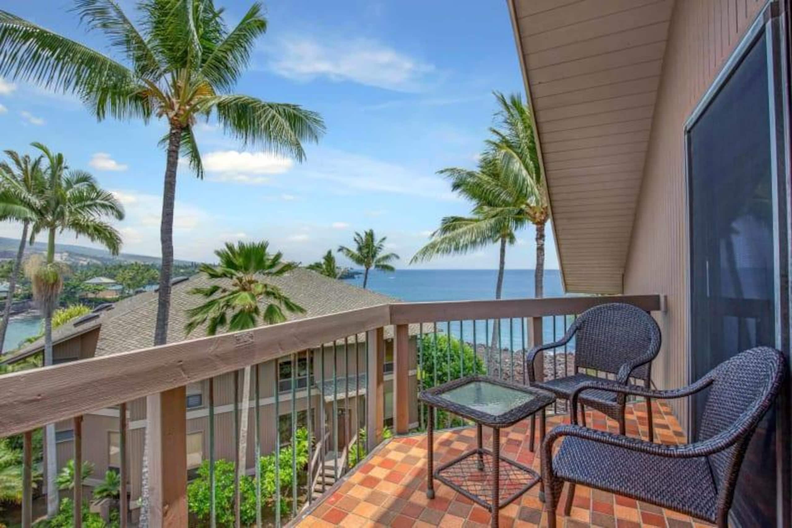 Condo in Kailua-Kona · ★4.82 · 2 bedrooms · 3 beds · 2 baths - Image 13