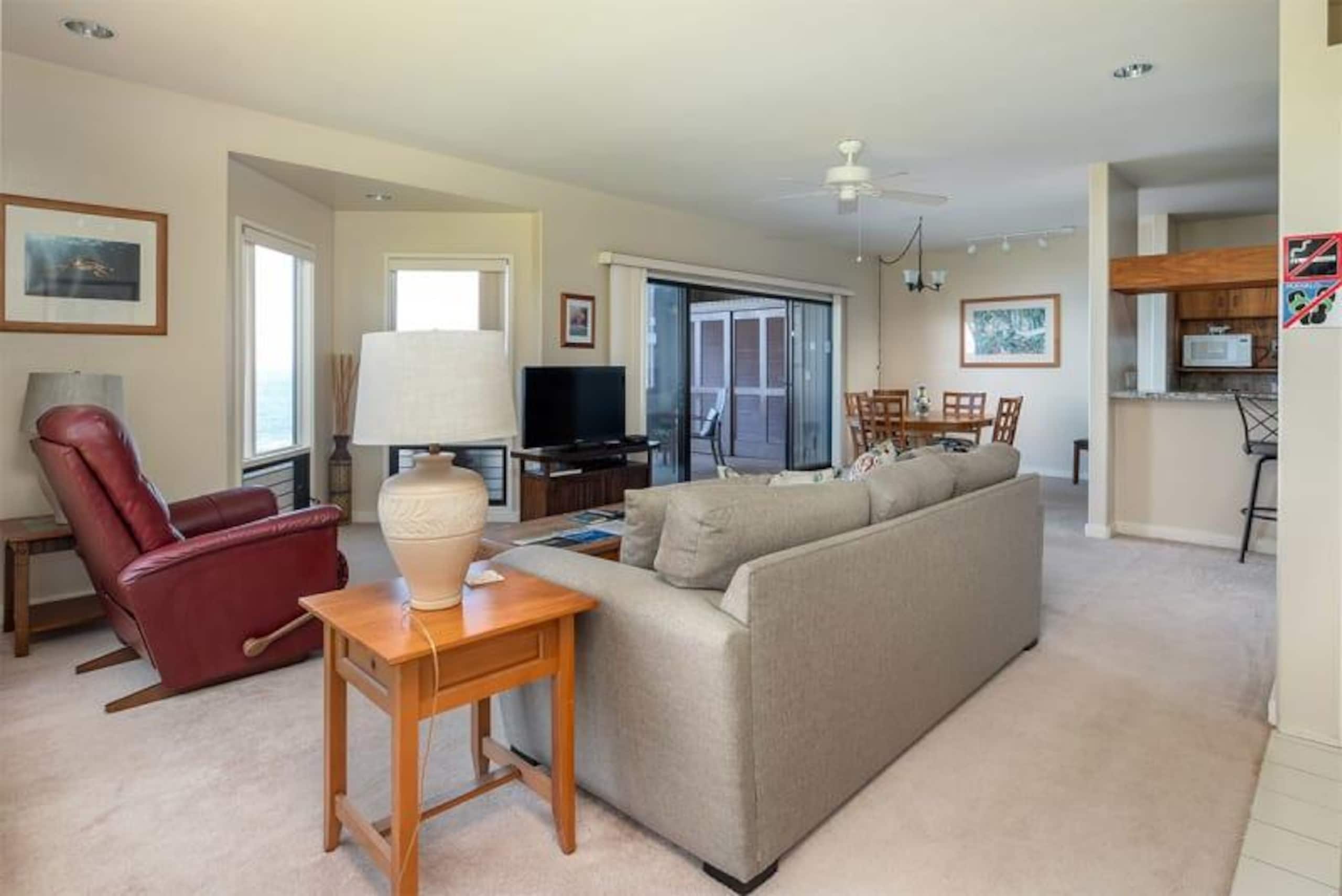 Condo in Kailua-Kona · ★4.5 · 2 bedrooms · 3 beds · 2 baths - Image 11