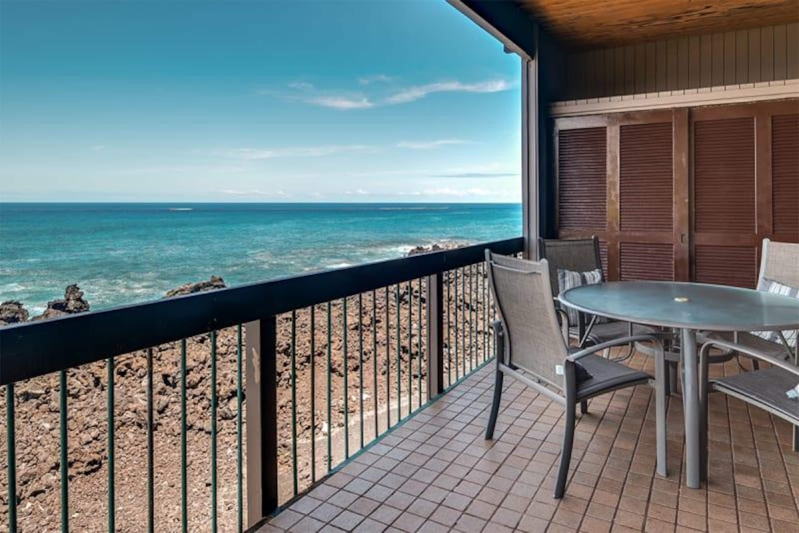 Condo in Kailua-Kona · ★4.5 · 2 bedrooms · 3 beds · 2 baths - Image 12