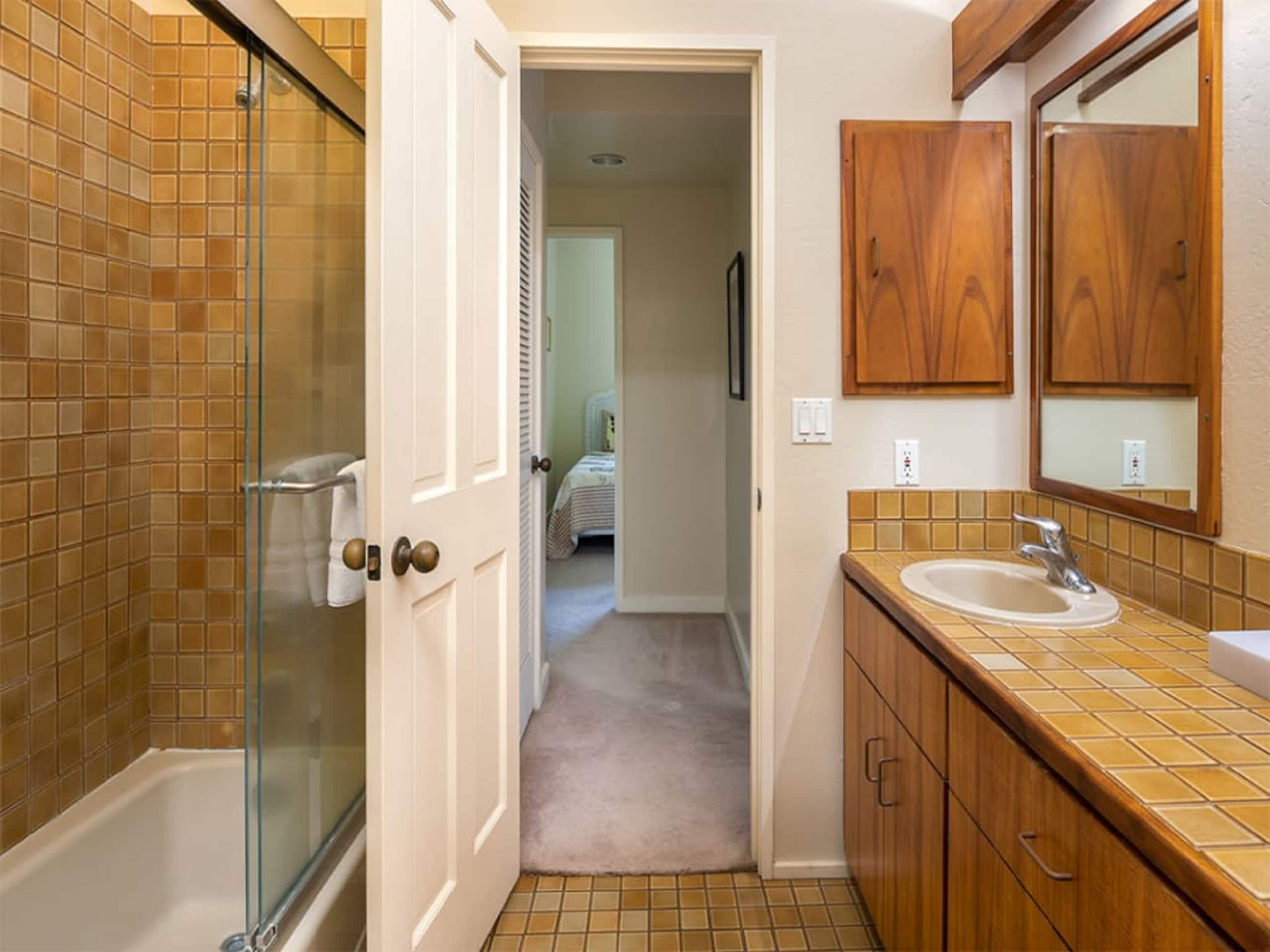 Condo in Kailua-Kona · ★4.5 · 2 bedrooms · 3 beds · 2 baths - Image 54