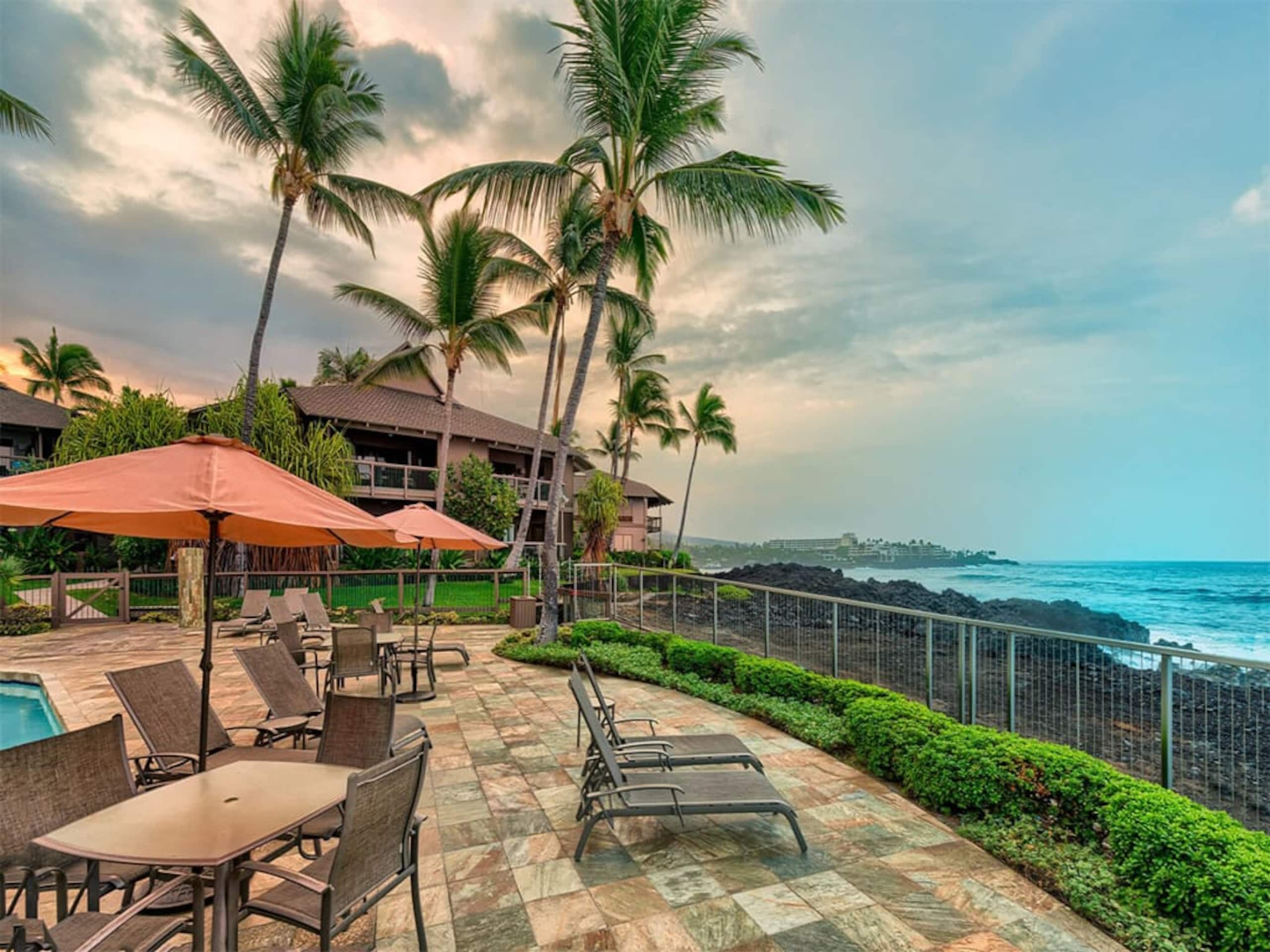 Condo in Kailua-Kona · ★4.5 · 2 bedrooms · 3 beds · 2 baths - Image 76