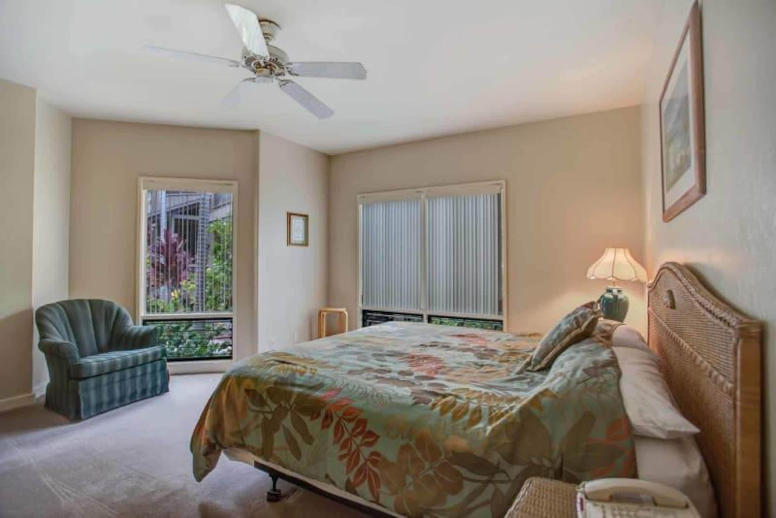 Condo in Kailua-Kona · ★4.5 · 2 bedrooms · 3 beds · 2 baths - Image 17