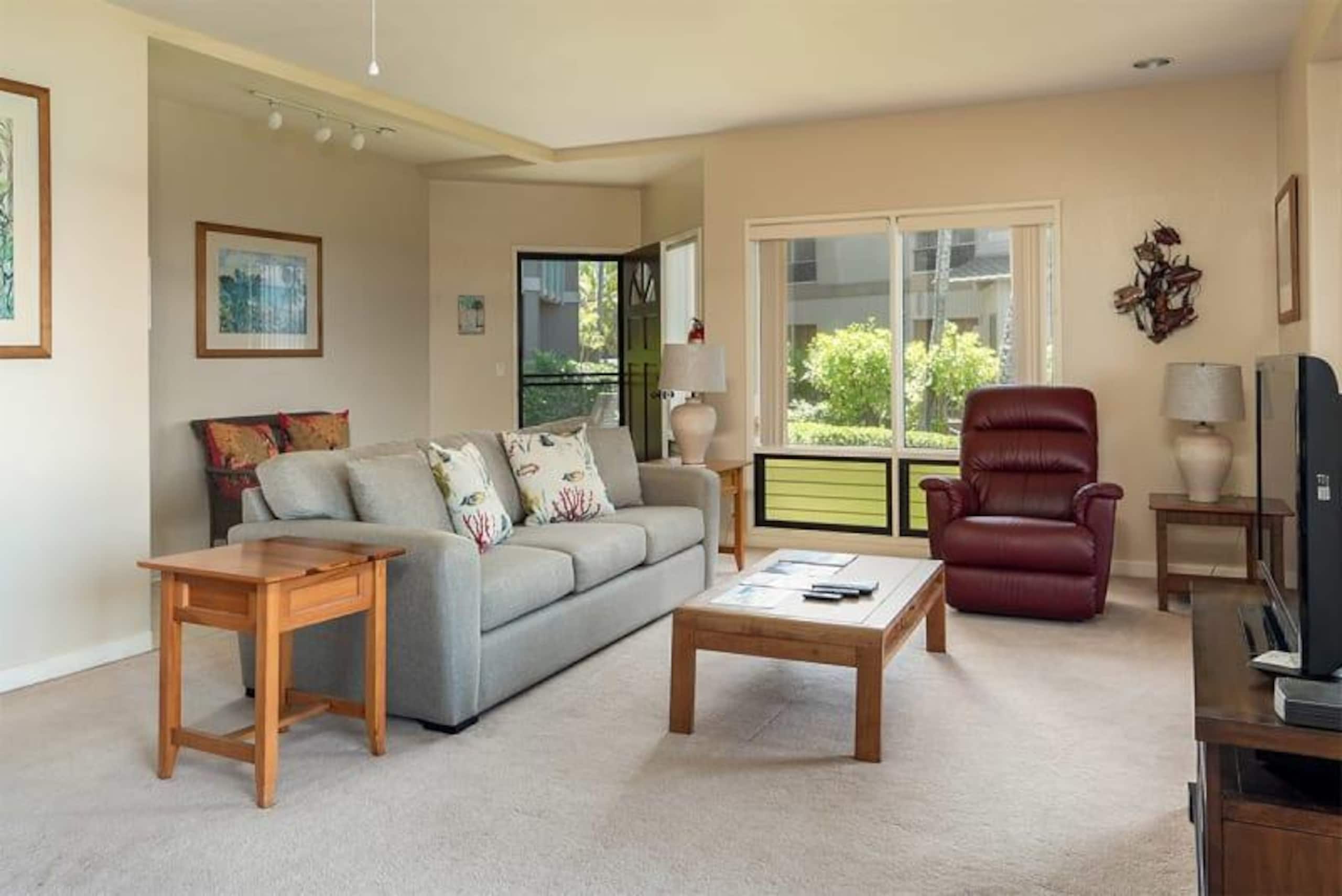 Condo in Kailua-Kona · ★4.5 · 2 bedrooms · 3 beds · 2 baths - Image 2