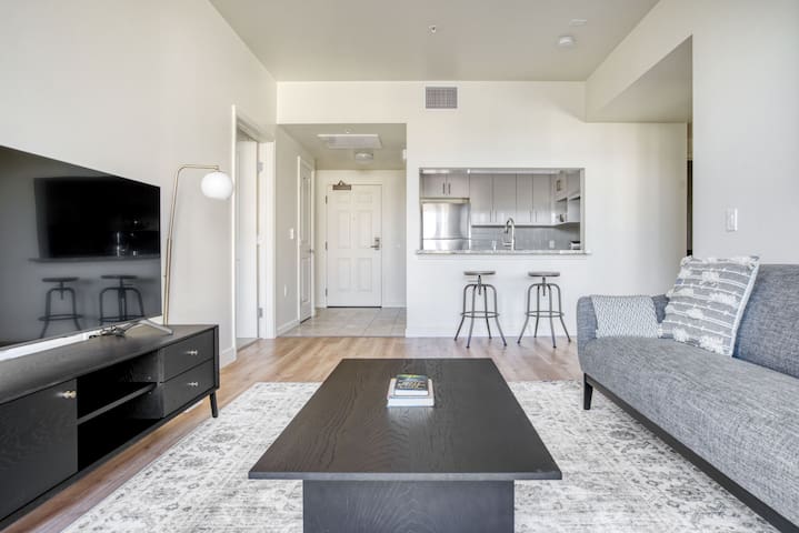 Blueground | Palo Alto, w/d & pool, nr tech gallery image 3