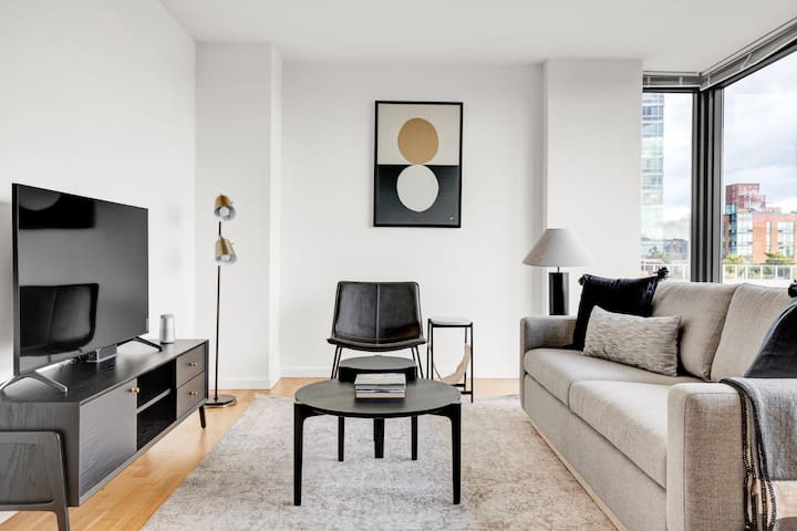 Blueground | LIC, gym & pool, nr East River