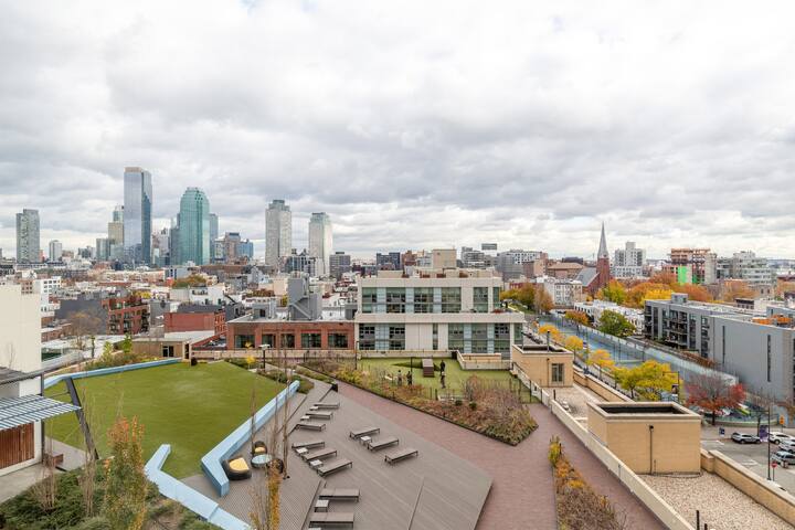 Blueground | LIC, gym & pool, nr East River gallery image 4