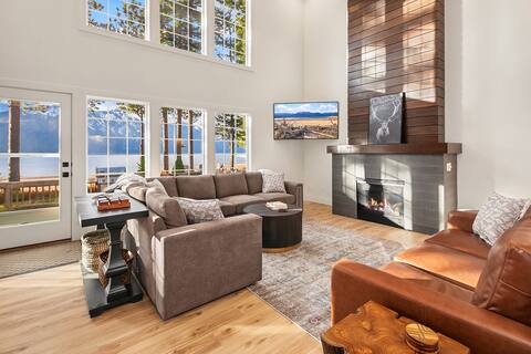 Professionally Remodeled Stunner On Lake Cle Elum!