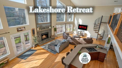 Lakeshore Retreat with Lake Lanier views & hot tub