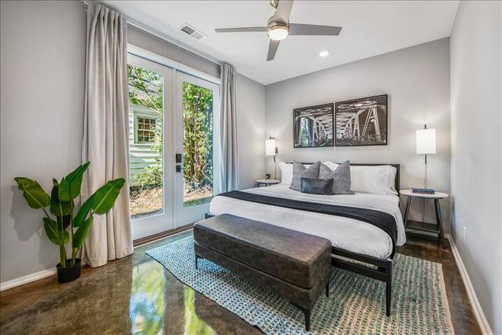 New, Luxury Home| Private Roof Deck gallery image 3