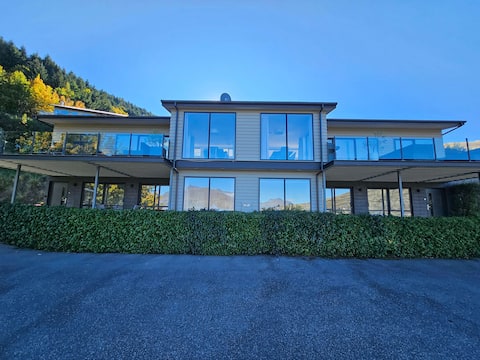 Spectacular Views & Comfort in Queenstown!