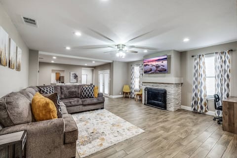 Top Airbnb: Gameroom | SeaWorld | Sleeps 9 | Labor Day Avail in Tanglewoodridge