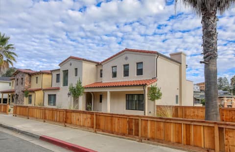Casa Blanca Big 7Bdrm Home Steps to Beach, Golf &