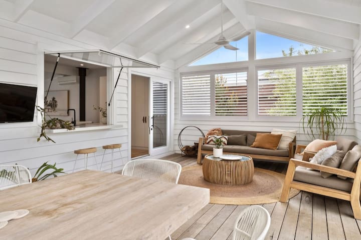 Breezy Beach Vibes 350m from Fisherman’s Shore