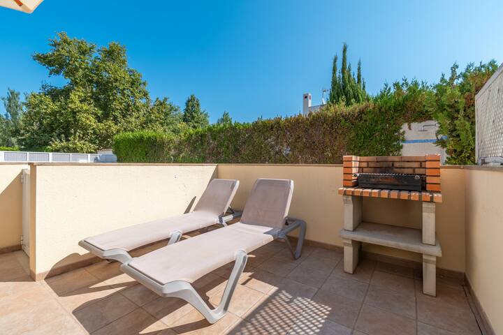 Roses House 4 gallery image 2