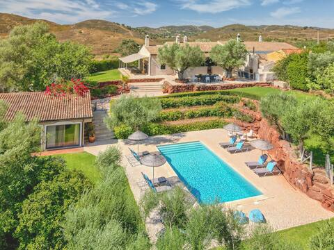 Casa Cuco - Beautiful luxury villa in a green vall