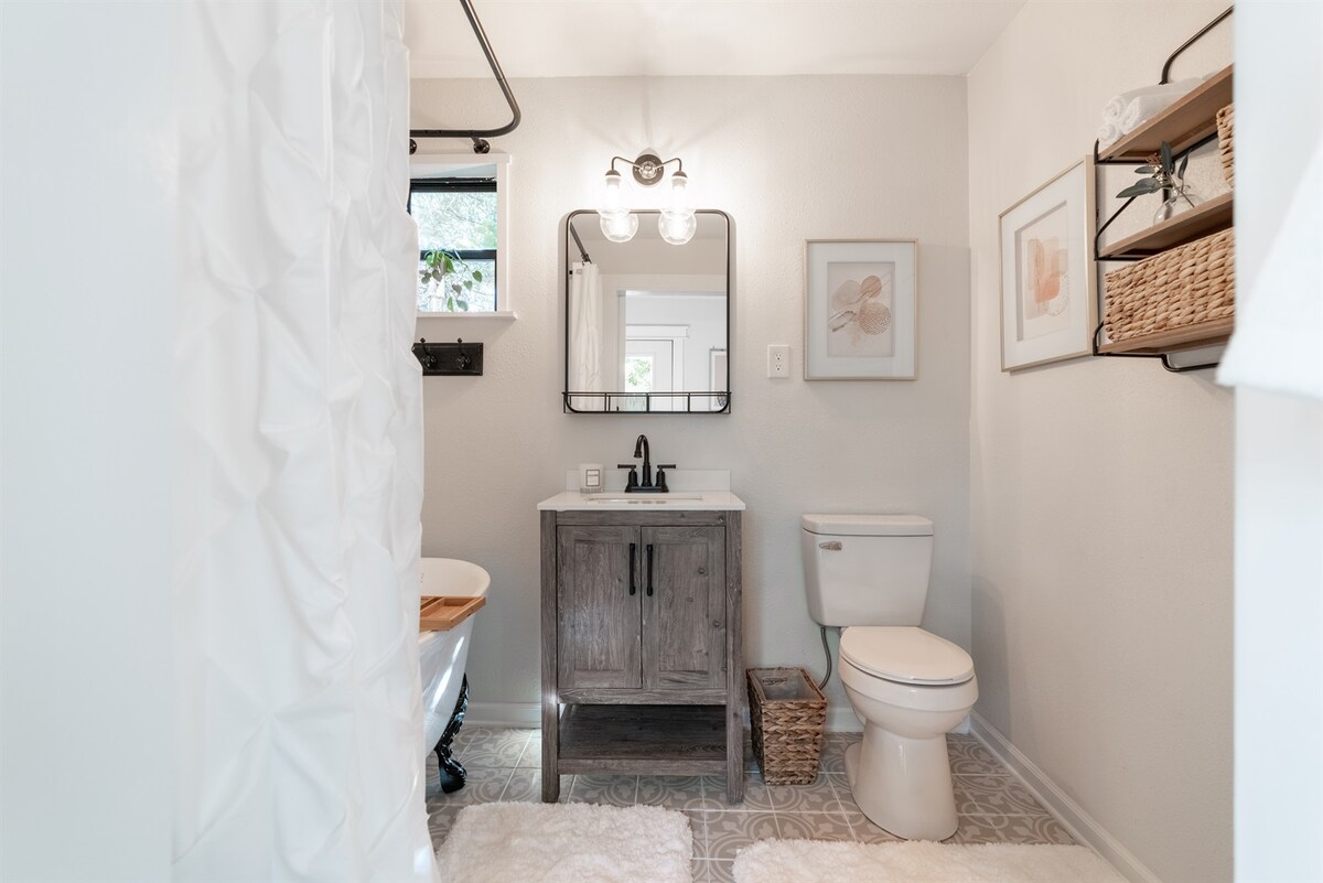 SOCO Luxury! | Dog Friendly Tiny Home |