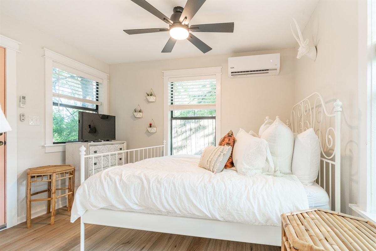 SOCO Luxury! | Dog Friendly Tiny Home |