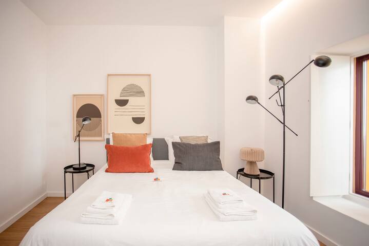 Liiiving in Porto – Ribeira Vintage View gallery image 2