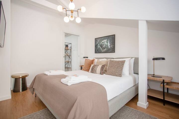 Liiiving in Porto – Ribeira Vintage View gallery image 5