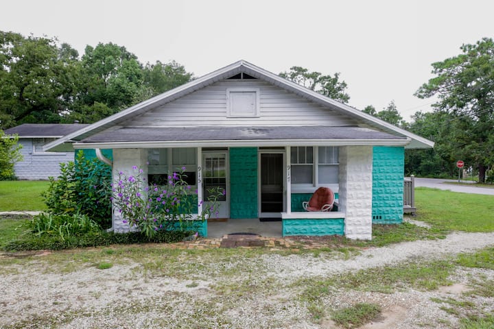 Pineapple Paradise: Eph, Close To Downtown, Beach! - Pensacola, FL