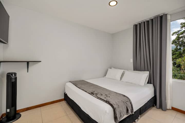 apartamento amoblado el poblado, medellin-12