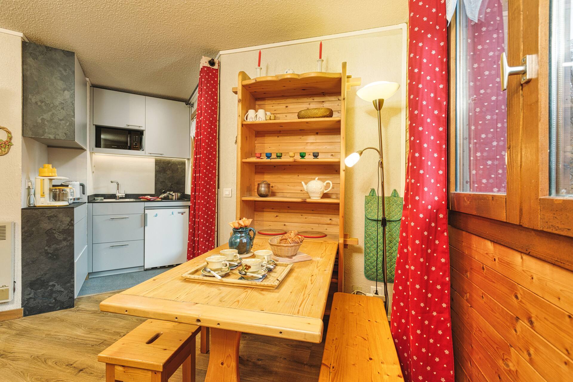 Apt DryadesD92 Near Lift: Duplex, Views, Balcony, Sleeps 5 - Happy Rentals — photo 4