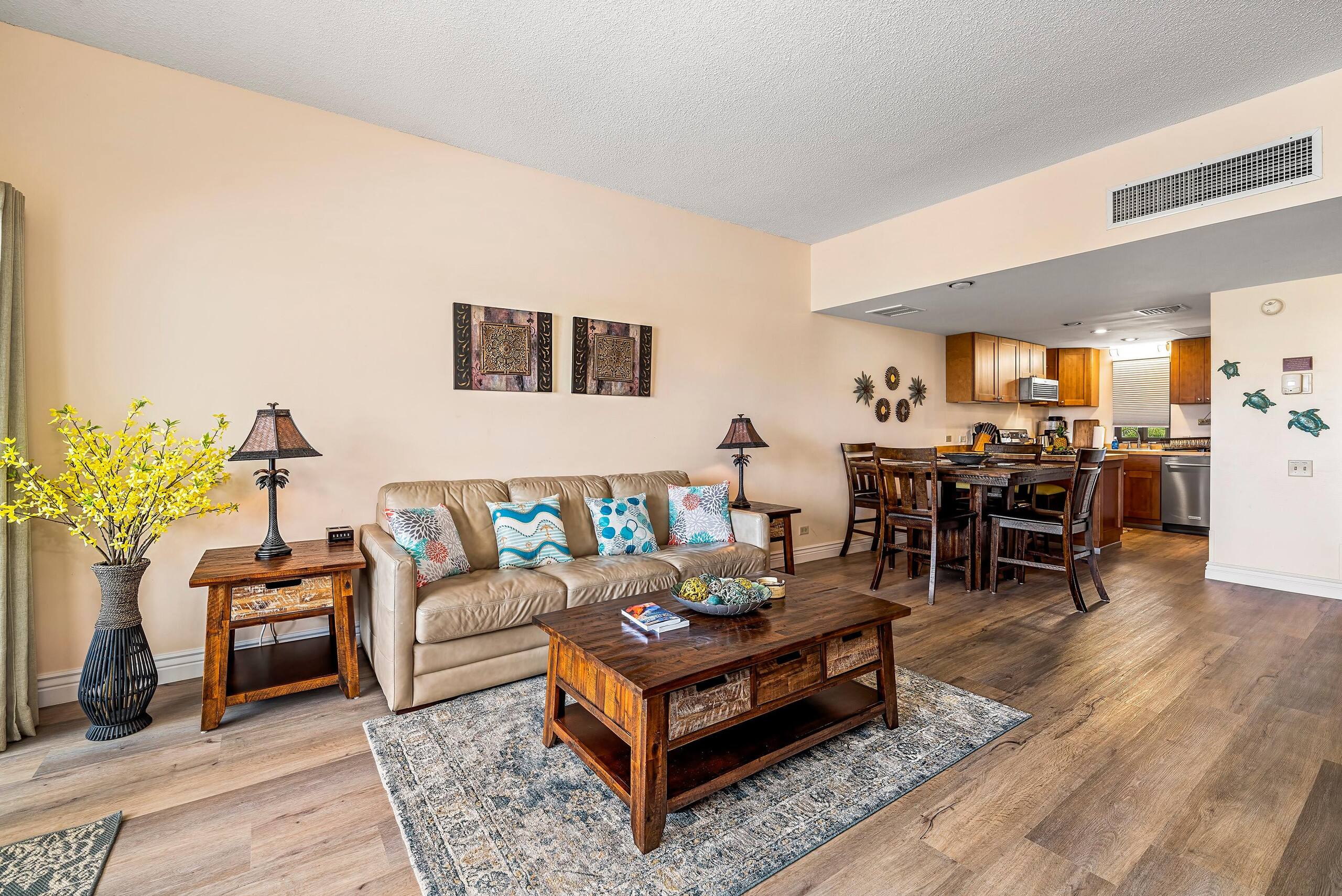 Condo in Kailua-Kona · ★4.73 · 1 bedroom · 2 beds · 1 bath - Image 4