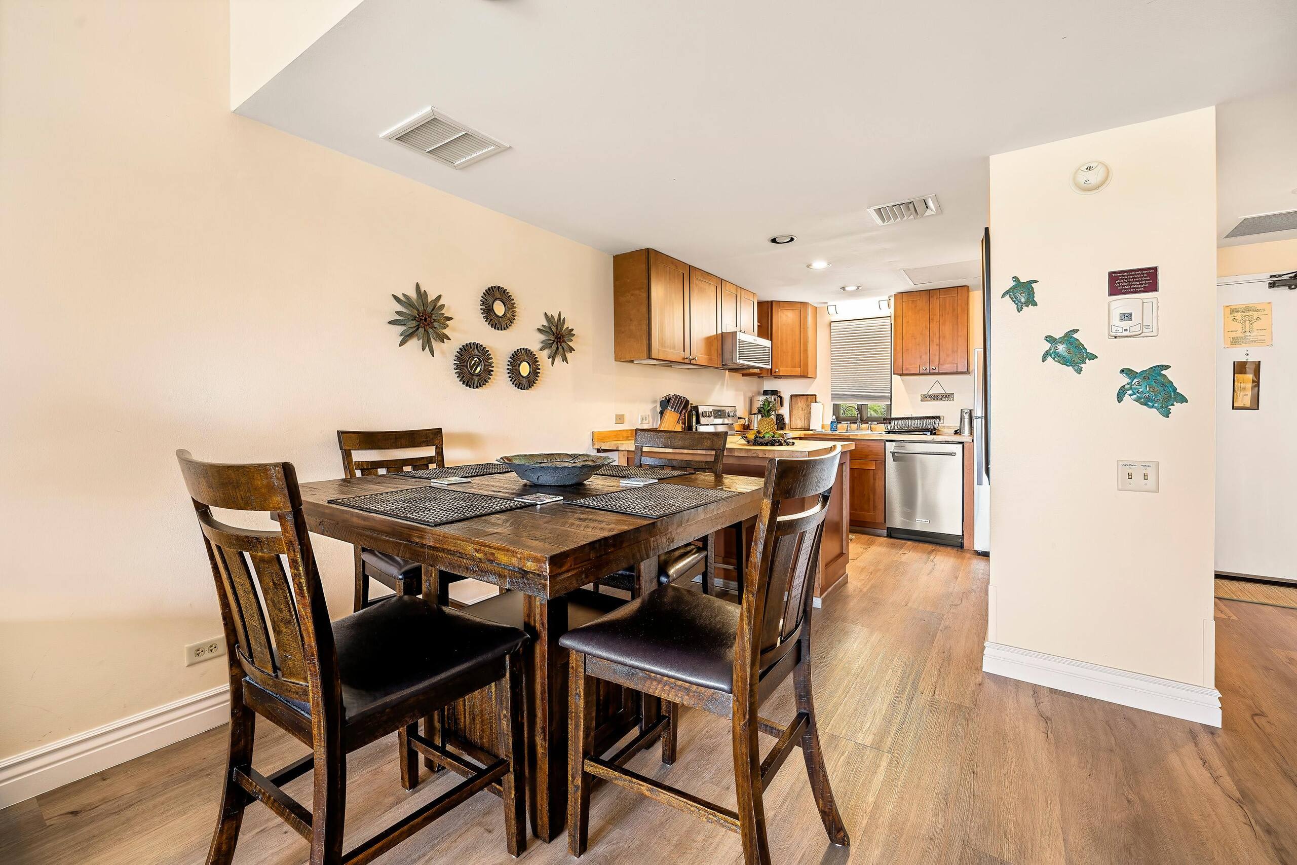 Condo in Kailua-Kona · ★4.73 · 1 bedroom · 2 beds · 1 bath - Image 6