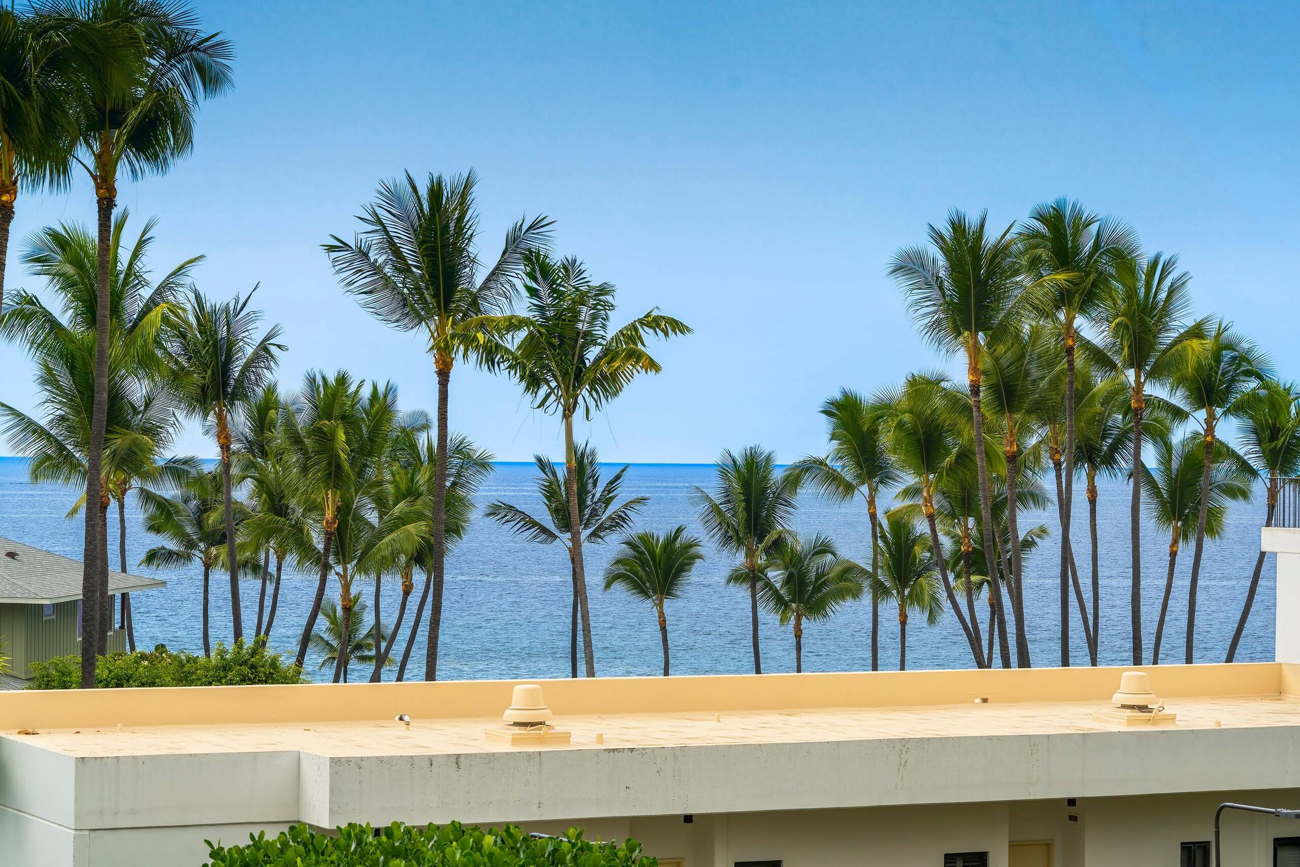 Condo in Kailua-Kona · ★4.73 · 1 bedroom · 2 beds · 1 bath - Image 2