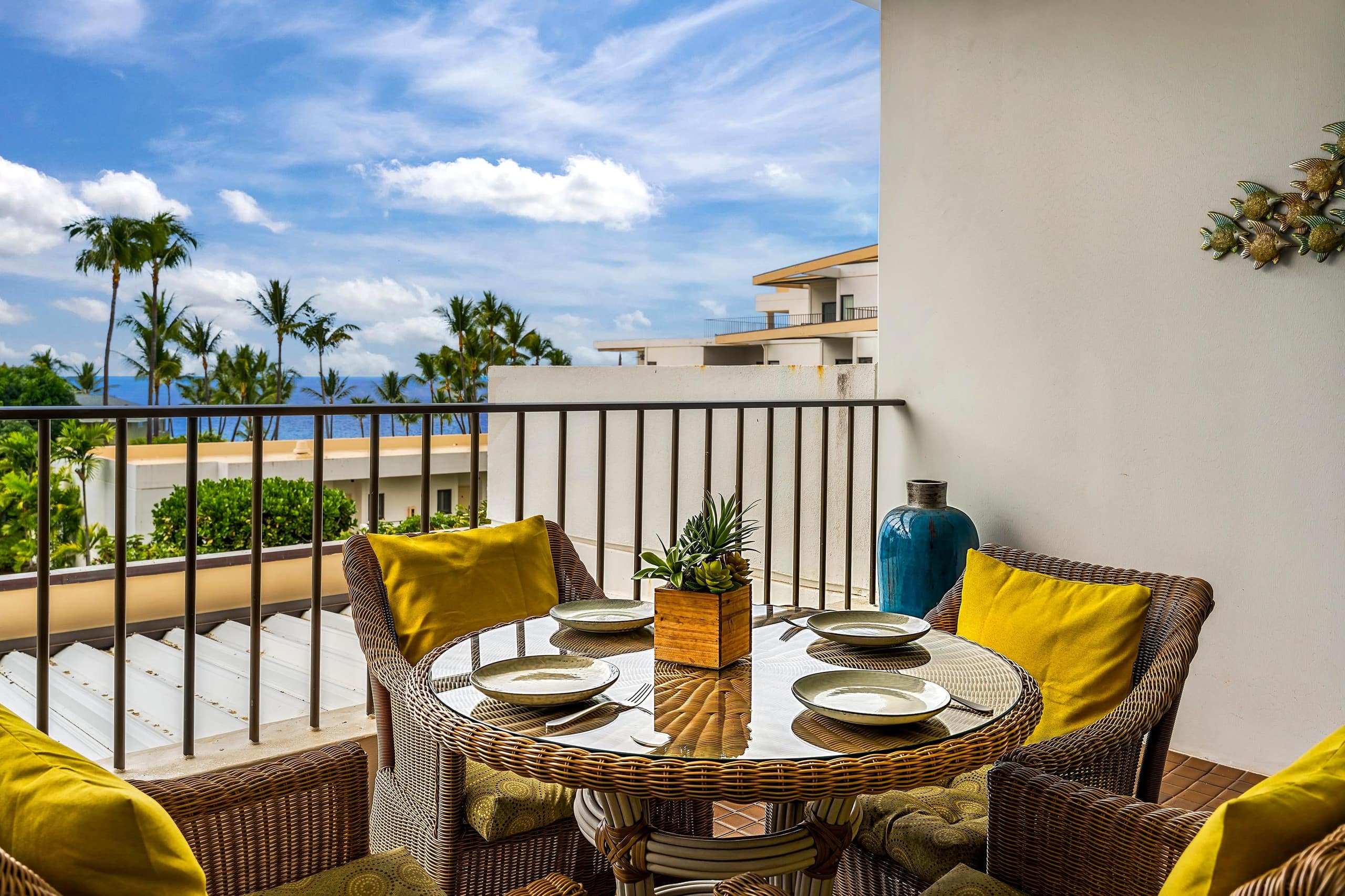 Condo in Kailua-Kona · ★4.73 · 1 bedroom · 2 beds · 1 bath - Image 1