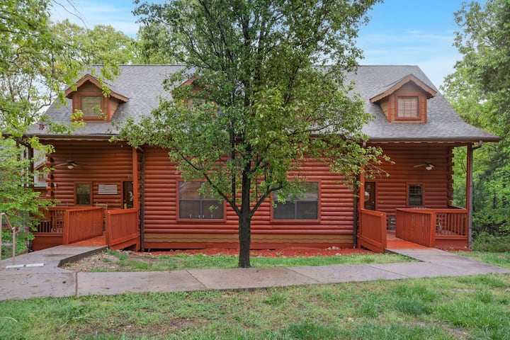 Relaxing Cabin In The Heart Of Branson - Branson, MO