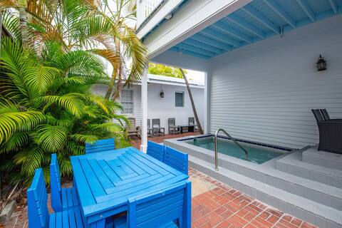 1 Block to Duval St | Banana's Foster Guesthouse