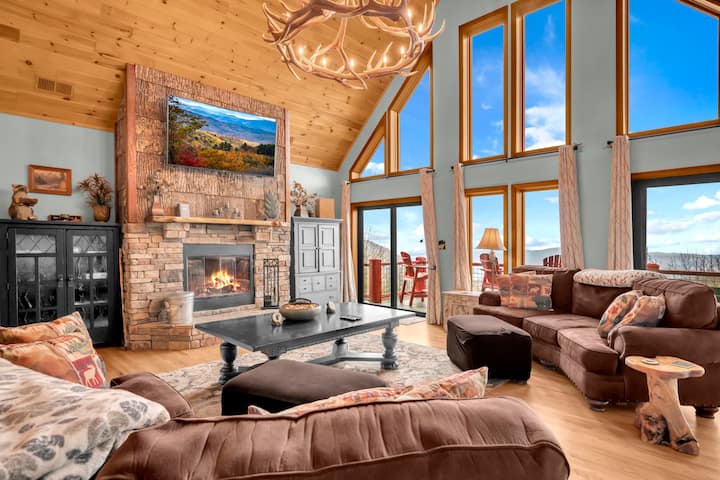 Upscale Home With Expansive Mountain Views - Sugar Mountain, NC