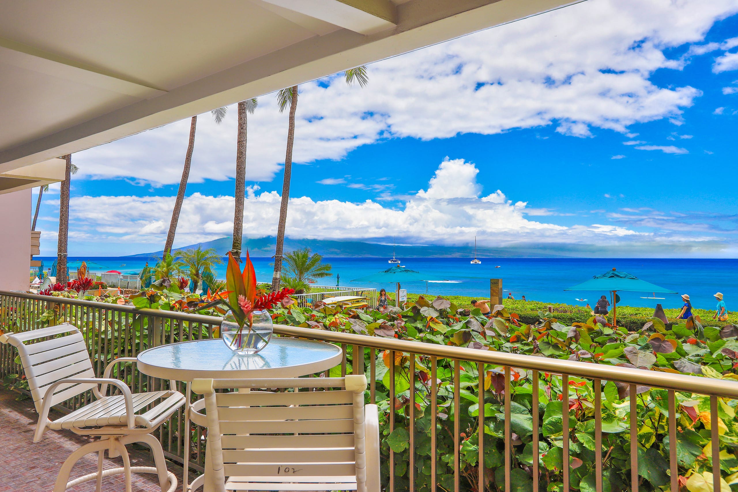 Condo in Lahaina · ★4.5 · 2 bedrooms · 4 beds · 2 baths - Image 3