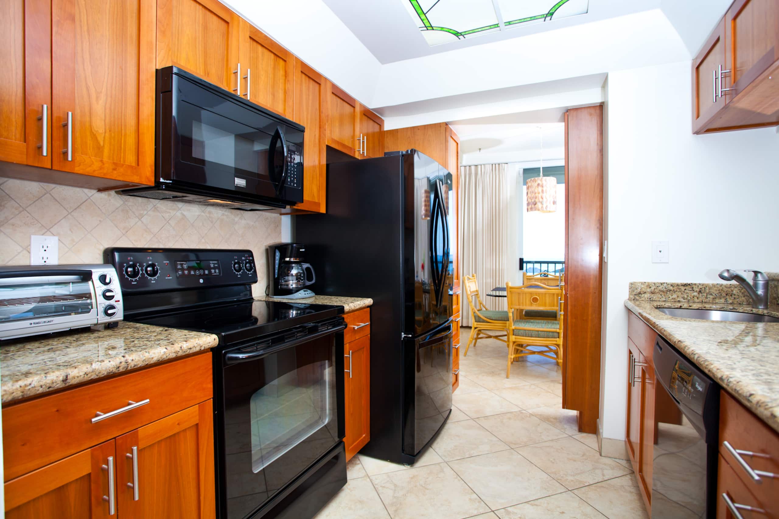 Condo in Lahaina · ★4.5 · 2 bedrooms · 4 beds · 2 baths - Image 15