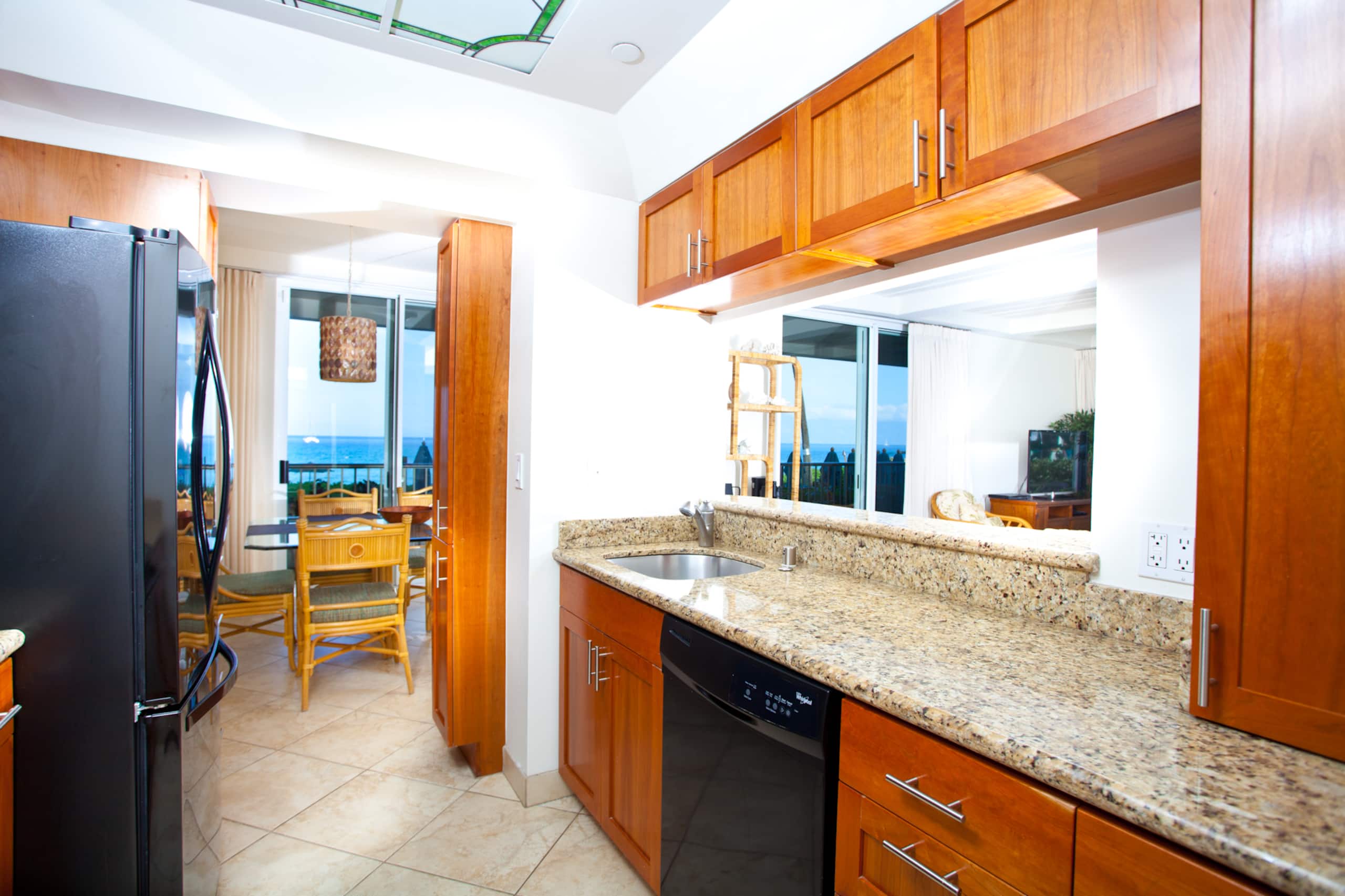 Condo in Lahaina · ★4.5 · 2 bedrooms · 4 beds · 2 baths - Image 14