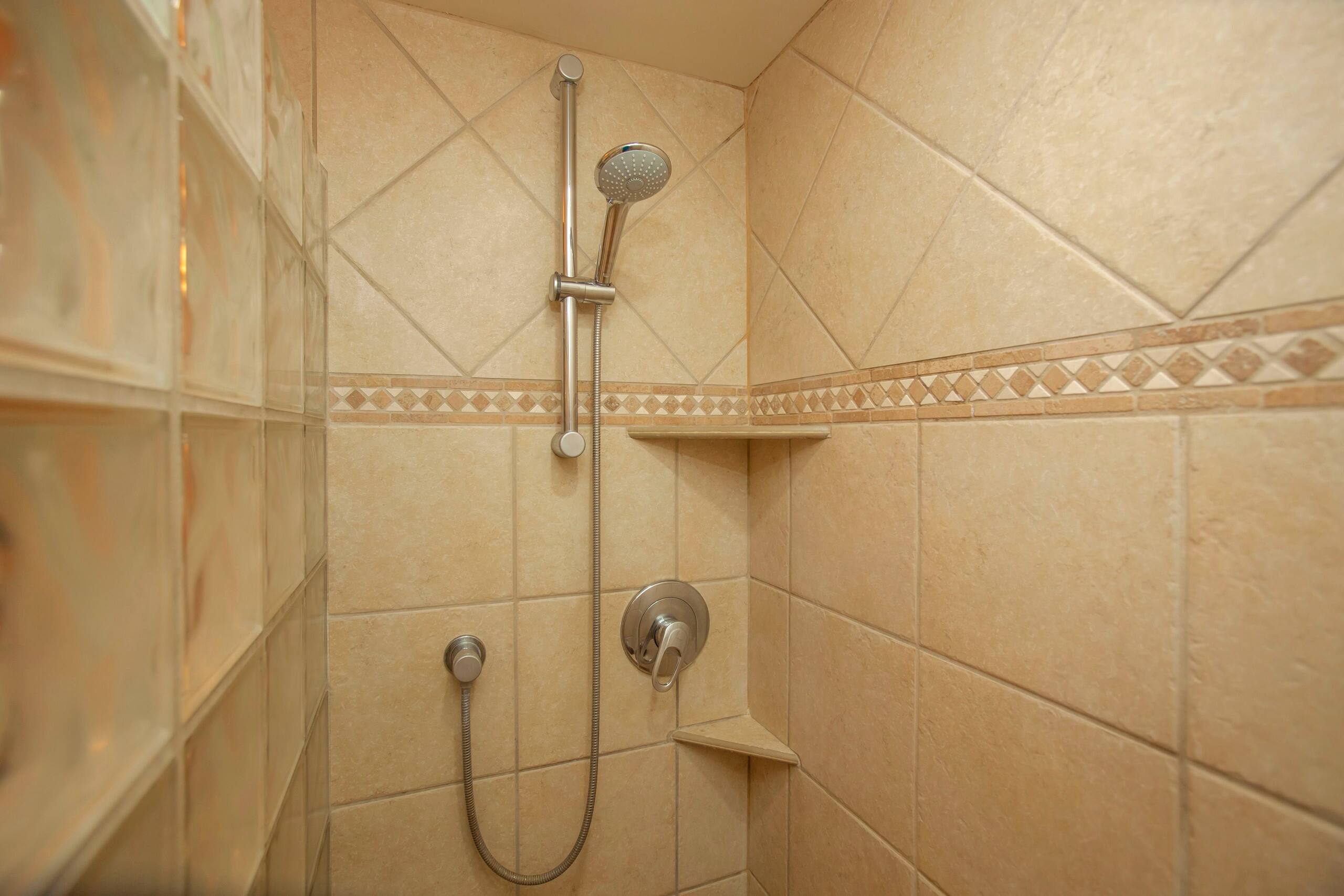 Condo in Kihei · ★4.86 · 1 bedroom · 2 beds · 1 private bath - Image 17