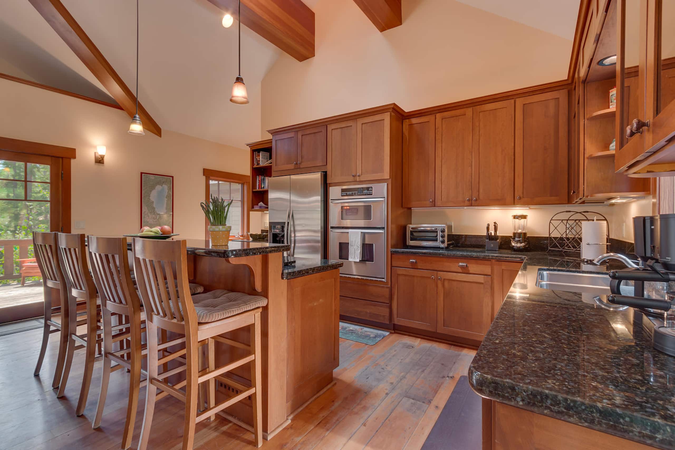 Luxury North Lake Tahoe Retreat for Groups - Photo 7