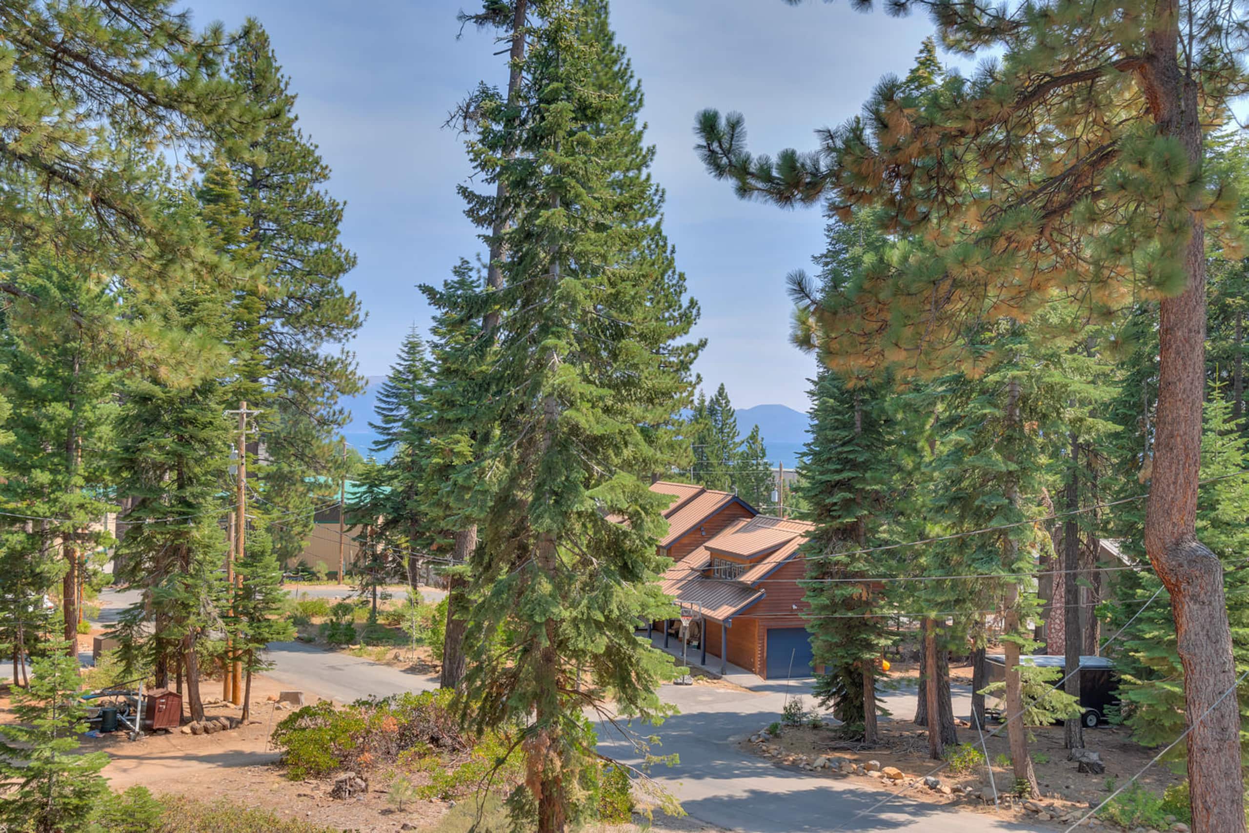 Luxury North Lake Tahoe Retreat for Groups - Photo 20